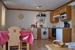 Frigorifero, microonde, forno, lavastoviglie