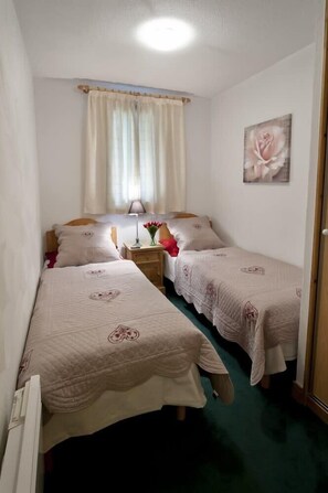 3 chambres, fer et planche à repasser, lit parapluie, Wi-Fi