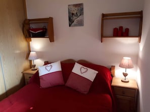 2 slaapkamers, een strijkplank/strijkijzer, wifi