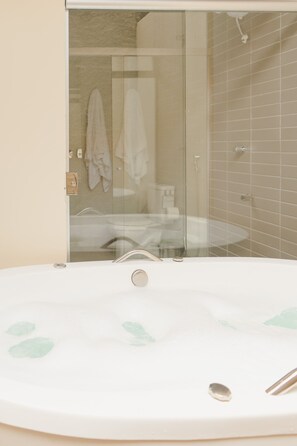 Suite de lujo | 1 dormitorio, wifi gratis, ropa de cama