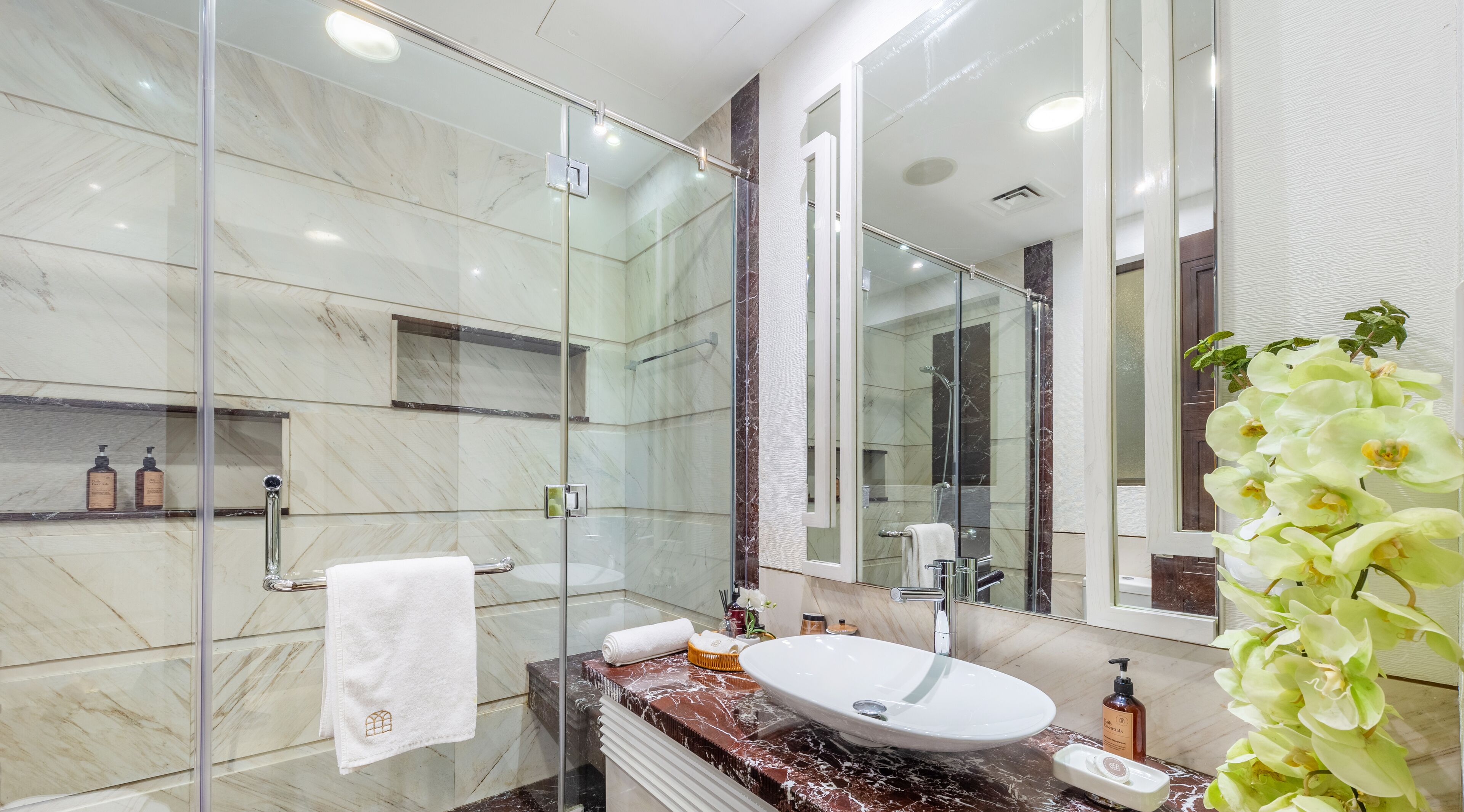 Photo - Manzil - Ultra Luxury 6BR Signature Villa with Pool, Theatre and Beach Access in Palm Jumeirah