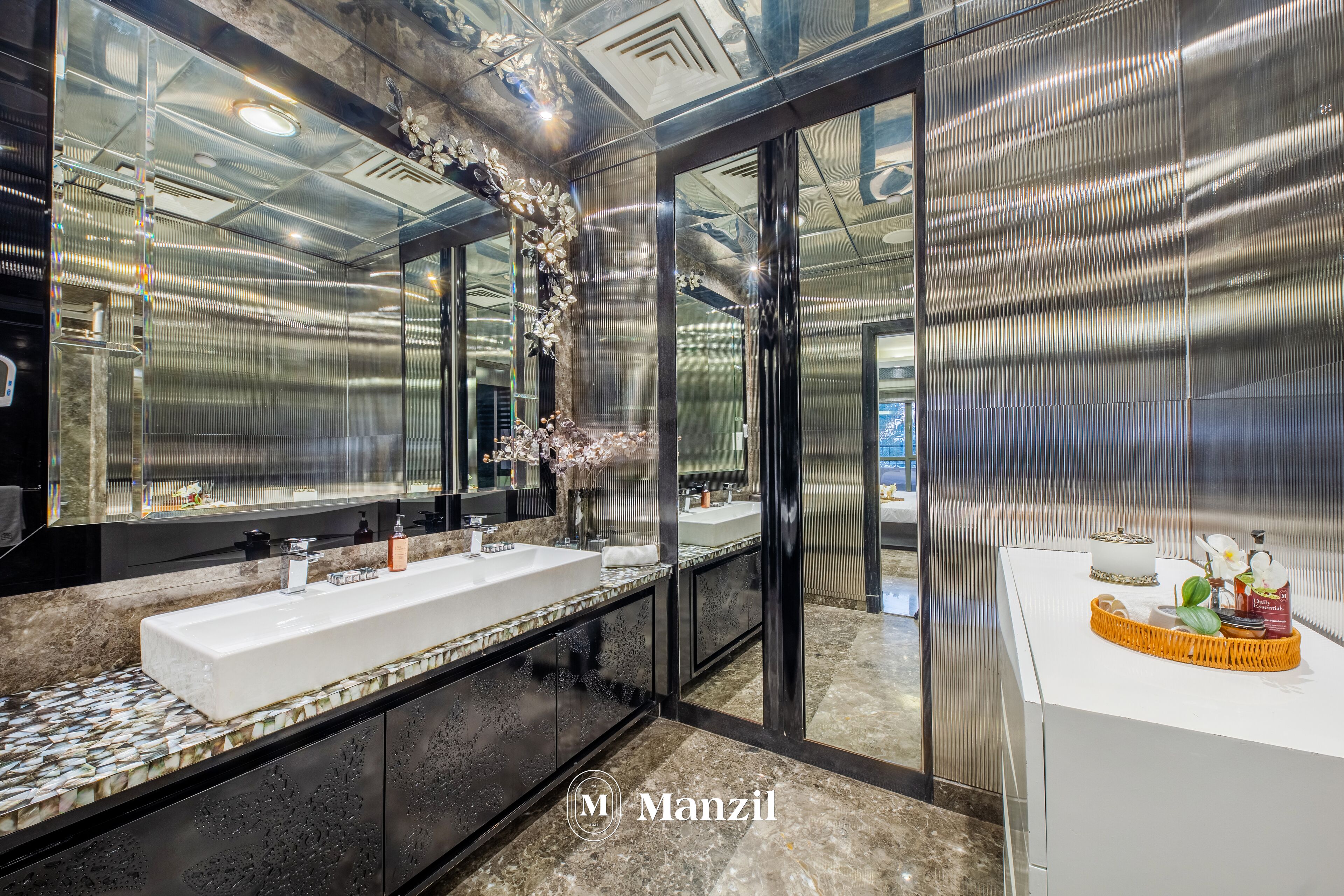 Photo - Manzil - Ultra Luxury 6BR Signature Villa with Pool, Theatre and Beach Access in Palm Jumeirah