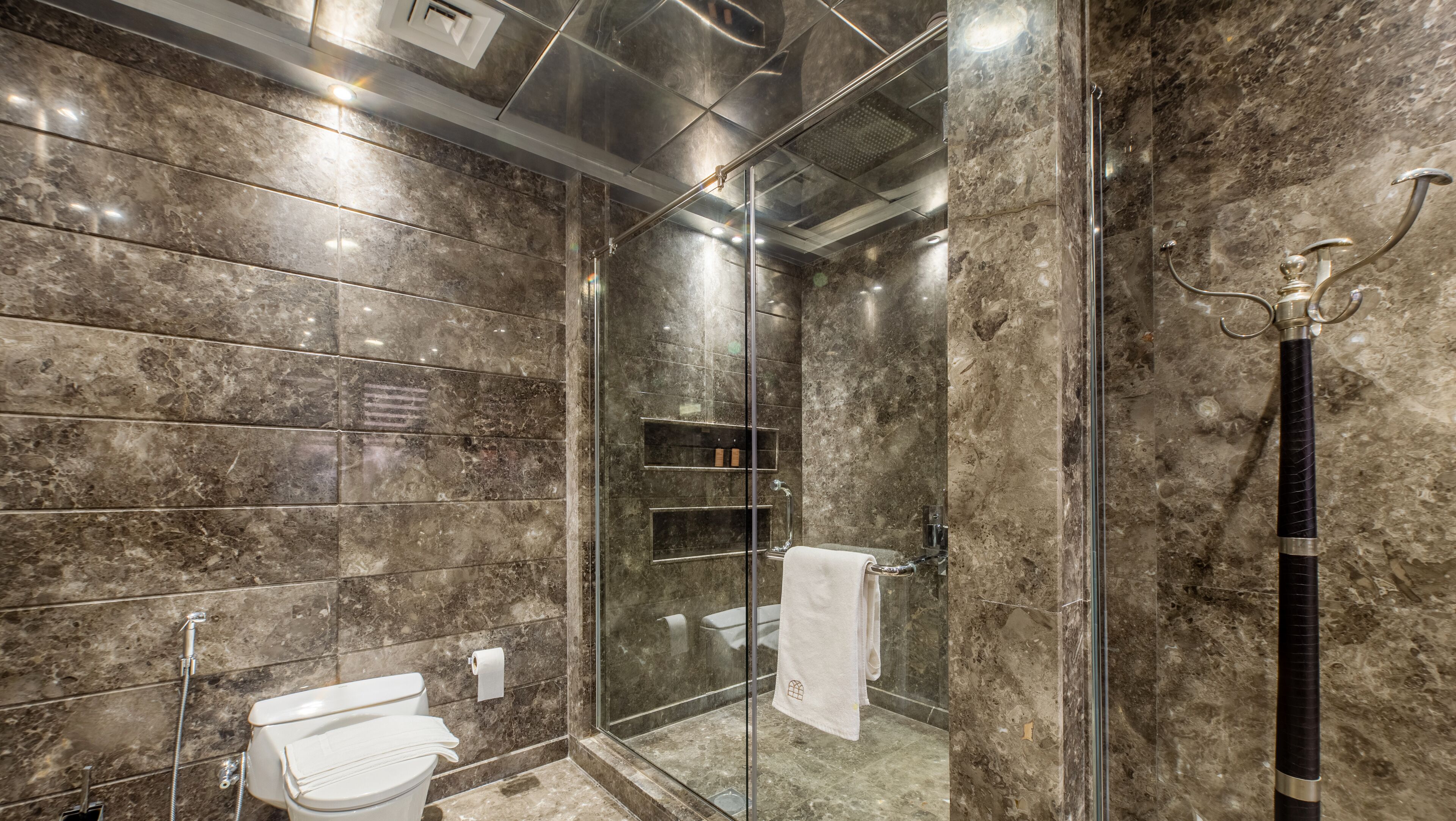 Photo - Manzil - Ultra Luxury 6BR Signature Villa with Pool, Theatre and Beach Access in Palm Jumeirah