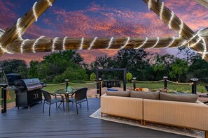 Outdoor dining - Hill Country River Yurt, Hot Tub,Kayaks, Movie Projector, Outside Projector (Marble Falls)