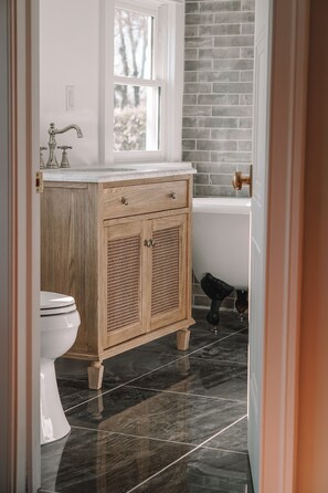 Shower, towels, toilet paper