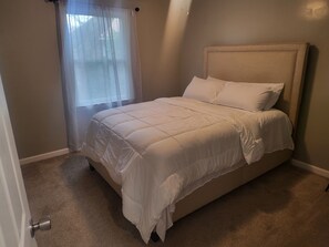 3 bedrooms, iron/ironing board, WiFi, bed sheets