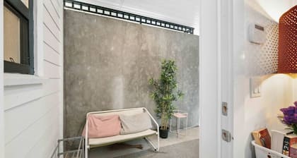 2BD lovely suite in Surrey