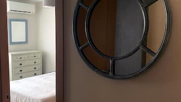 3 quartos, ferros/tábuas de passar roupa, Wi-Fi, roupa de cama