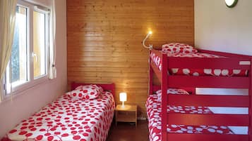 2 chambres, fer et planche à repasser, lit parapluie, Wi-Fi gratuit