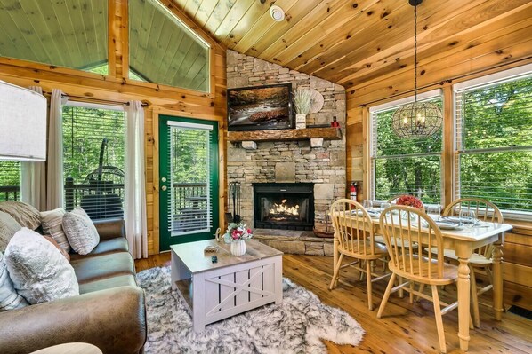 Smart TV, fireplace