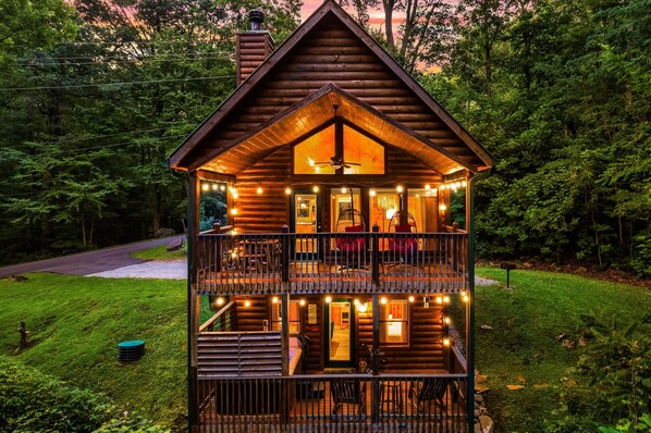 Exterior - Pet Friendly Creekside Chalet! Hot Tub | King Bed | Firepit | Wi-Fi (Sevierville)