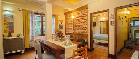 Family Suite | In-room dining