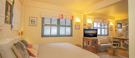 Habitación familiar con 1 cama matrimonial o 2 individuales | Vista al valle