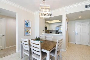 Dining - Beautiful Gulf Views from 4th Floor of Silver Shells St. Croix! (Destin)