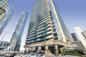 Front of property - Manzil - Modern 3BR in Business Bay nr Dubai Mall (Dubai)