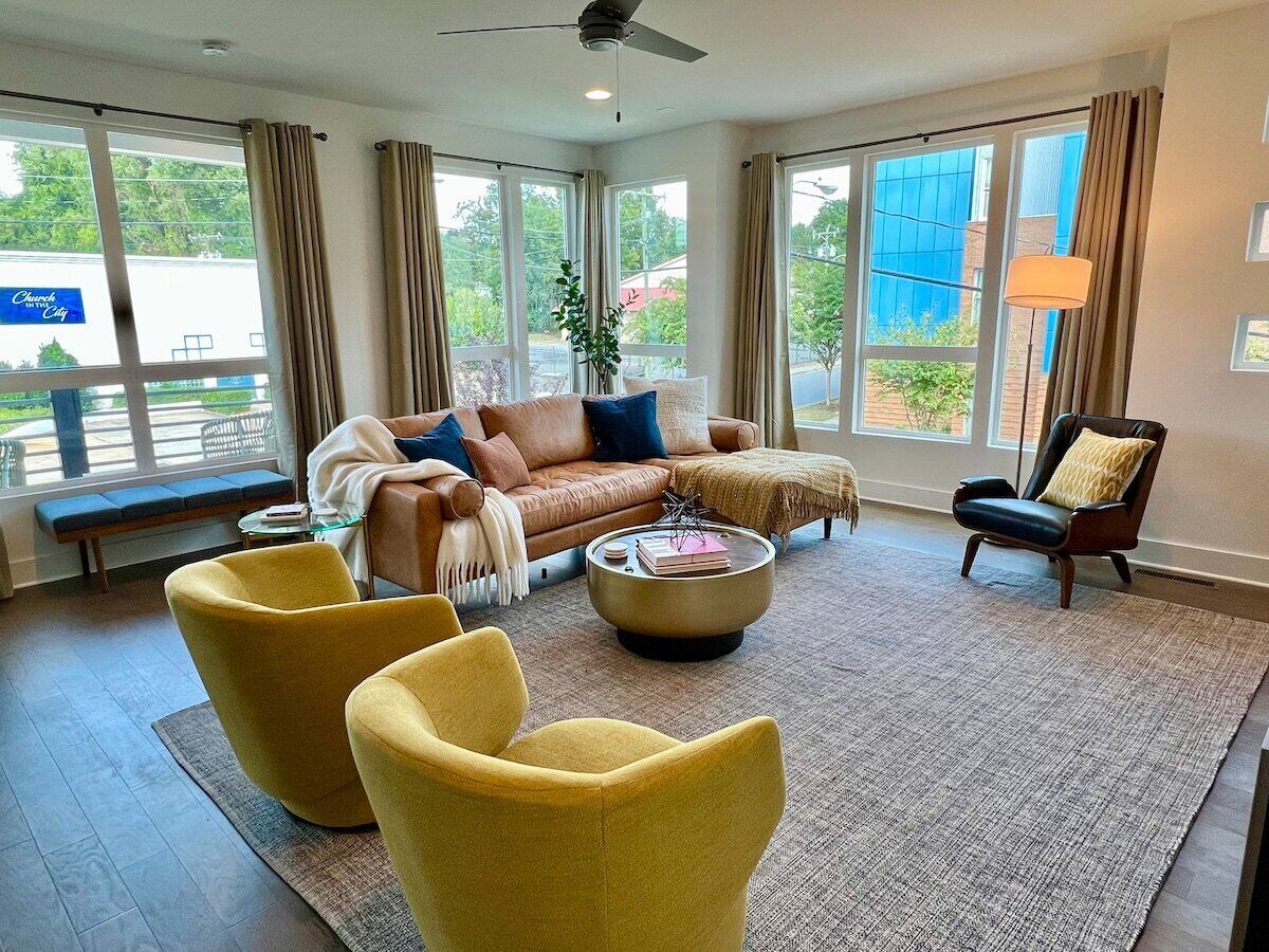 Gorgeous Townhouse 3 King Bedroom Suites