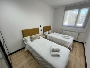 2 bedrooms, desk, iron/ironing board
