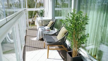 Studio Superior - terrass | 1 sovrum, sängtillbehör av högsta kvalitet och individuell inredning