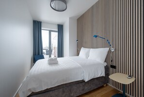 2 Schlafzimmer, hochwertige Bettwaren, individuell dekoriert