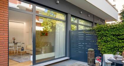 Wonderful lake side apartment - Free parking