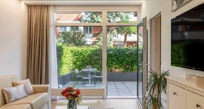 Wonderful lake side apartment - Free parking