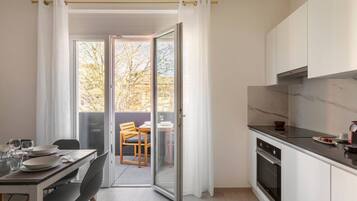 Réfrigérateur, four, plaque de cuisson, lave-vaisselle