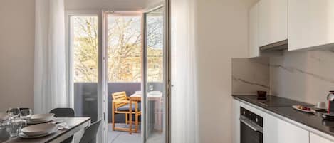 Kühlschrank, Ofen, Herdplatte, Geschirrspüler