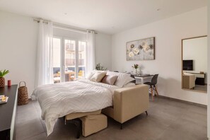 1 bedroom, desk, iron/ironing board, travel cot - Exclusive apartment with parking and air conditioning (Lugano)