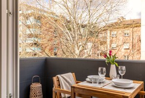 Dining - New high-end apartment with free parking and air conditioning (Lugano)