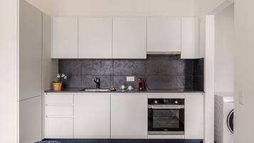 Kühlschrank, Ofen, Herdplatte, Geschirrspüler