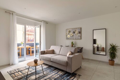 Beautiful new and modern apartment with parking