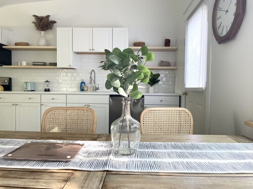 King Size Sun Rise Midcoast Lovely Stay