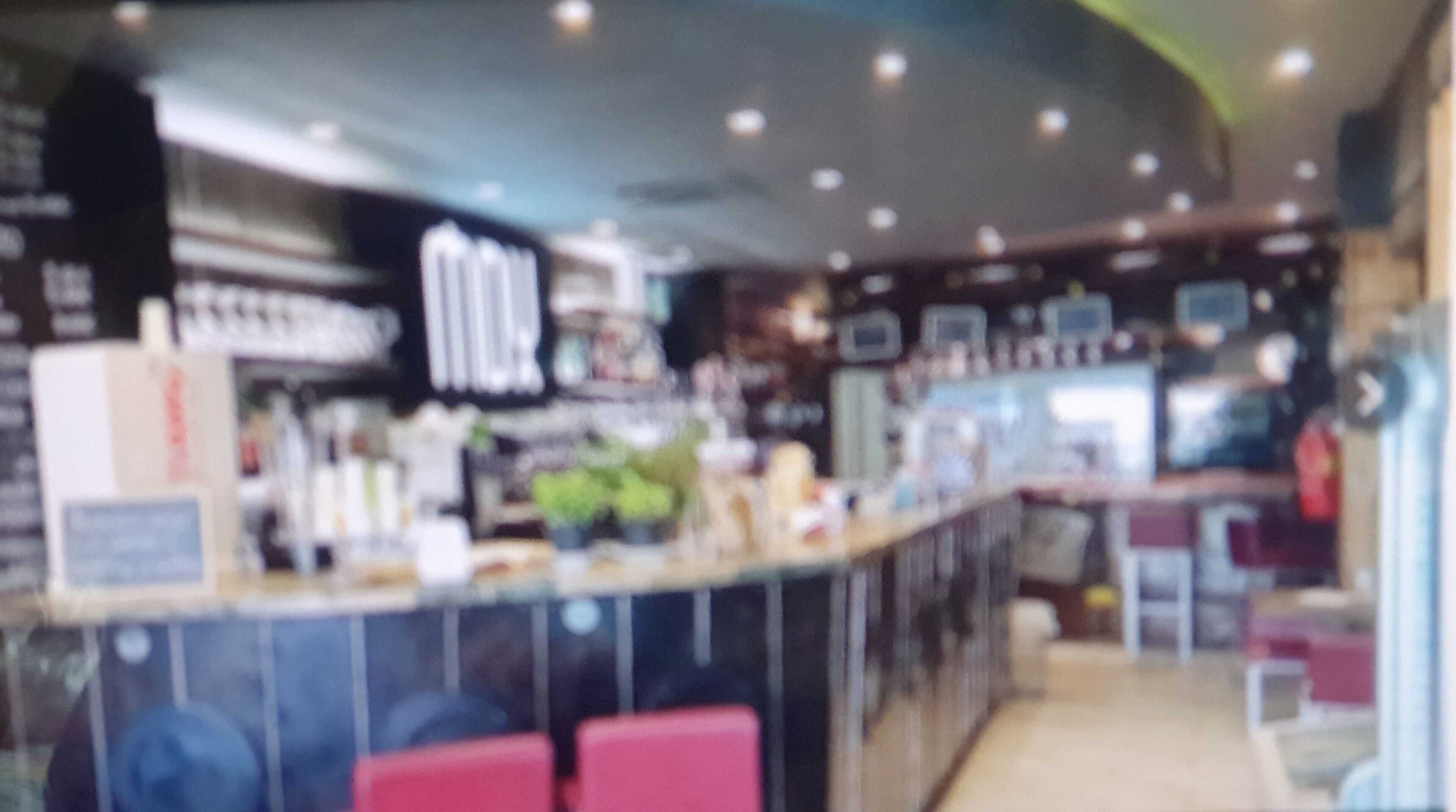 Desayuno continental (EUR 10 por persona) 