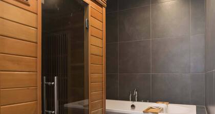 Six Boutique Hotel - Room with Bathtub and Sauna