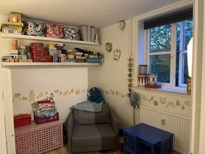 Children’s area - Family-friendly Flat at the Foot of The Bird Hill (Frederiksberg)