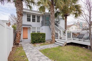 Exterior - Family Beach House with Pool - Blocks From Beach (Jacksonville Beach)