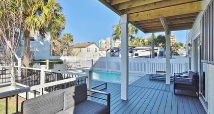 Family Beach House with Pool - Blocks From Beach