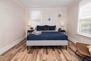 2 chambres, fer et planche à repasser, Wi-Fi, draps fournis