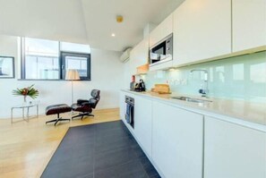 Fridge, microwave, oven, dishwasher - Penthouse luxury apartments (Bristol)