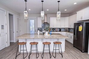 Fridge, coffee/tea maker, cookware/dishes/utensils - Casual Beach Getaway - Pool - Short Walk to Beach (Jacksonville Beach)