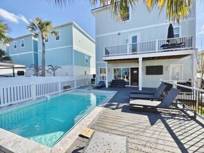 Pool - Casual Beach Getaway - Pool - Short Walk to Beach (Jacksonville Beach)