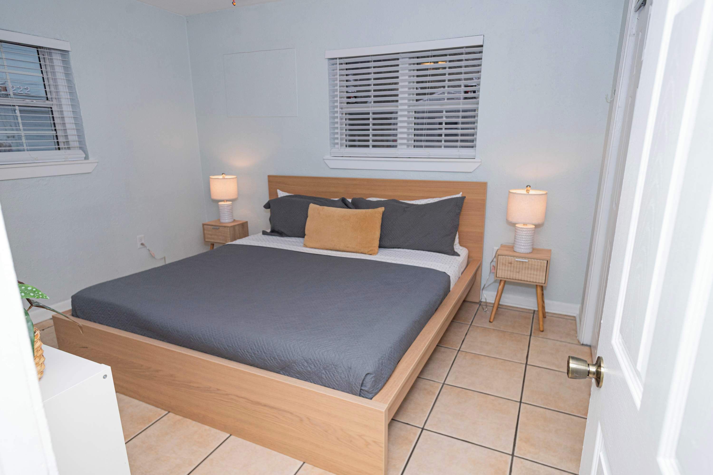 3 habitaciones, tabla de planchar con plancha y wifi 