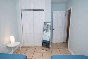 3 室のベッドルーム、アイロン / アイロン台、WiFi