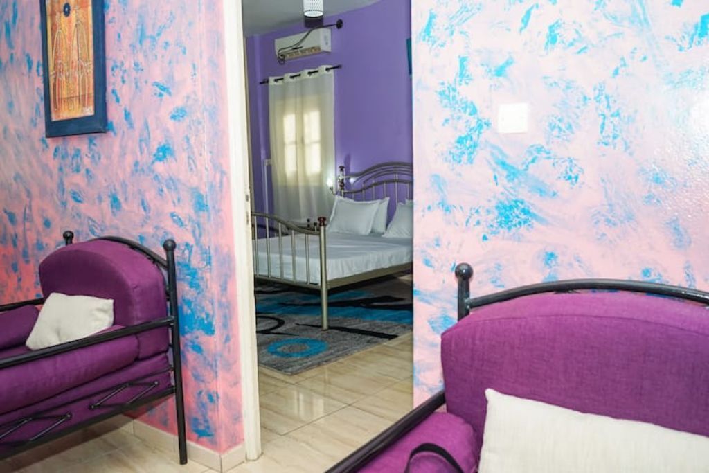 1 غرفة نوم ومكواة/لوح كي وواي فاي وملاءات أسرّة