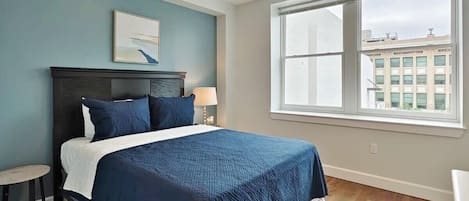 1 slaapkamer, een bureau, wifi, beddengoed