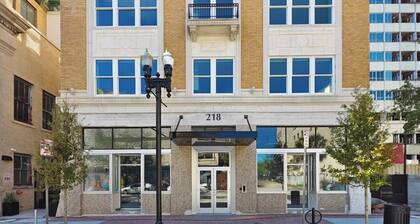 Fun Cozy Studio Apts - 1 Mile to TIAA Bnk Fld!