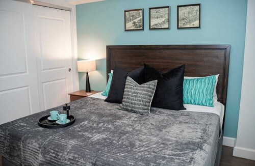 Elegant 1BR King Bed Apts - 1.3 Miles to TIAA Bnk Fld