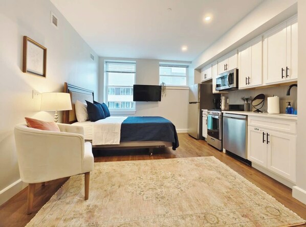 Desk, iron/ironing board, WiFi, bed sheets