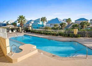 Pool - Spacious 3 bedroom condo in Ft Morgan, Al (Gulf Shores)