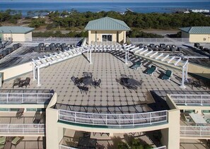 Outdoor dining - Spacious 3 bedroom condo in Ft Morgan, Al (Gulf Shores)